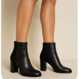 Stuart Weitzman Harper 80 black leather booties